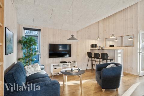 Luksushus 597 til 18 personer byder på et stort aktivitetsrum med bl.a. billard og dart