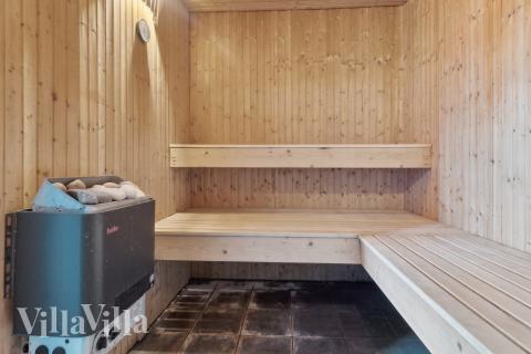 Nyd varmen i saunaen i luksushus nr. 681 til 17 personer