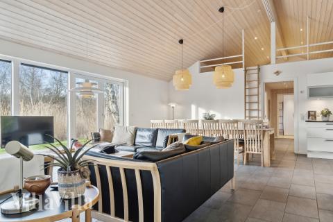 Sofahjørnet i luksushus 681 i Nordsjælland.