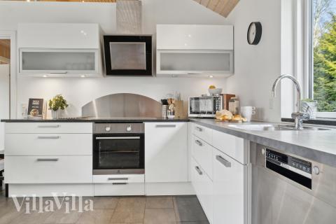 Køkkenet i luksushus nr. 681 er godt indrettet.