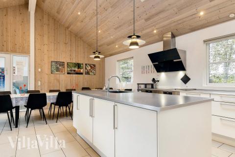 Køkkenet i luksushus nr. 218 er godt indrettet.