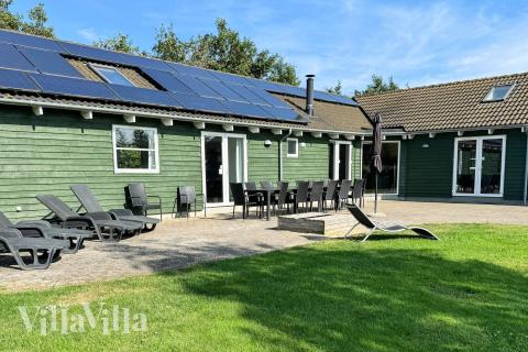 Nyd en grillaften på terrassen i luksushus nr. 218 i Lolland/Falster/Møn