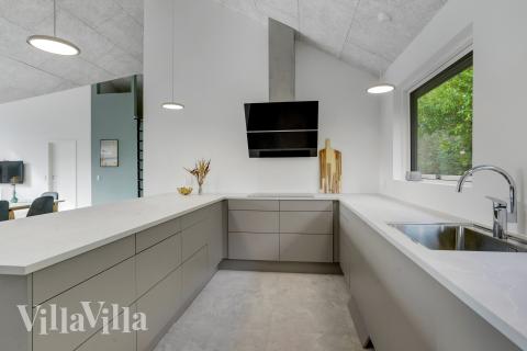 Køkkenet i luksushus nr. 692 er godt indrettet.