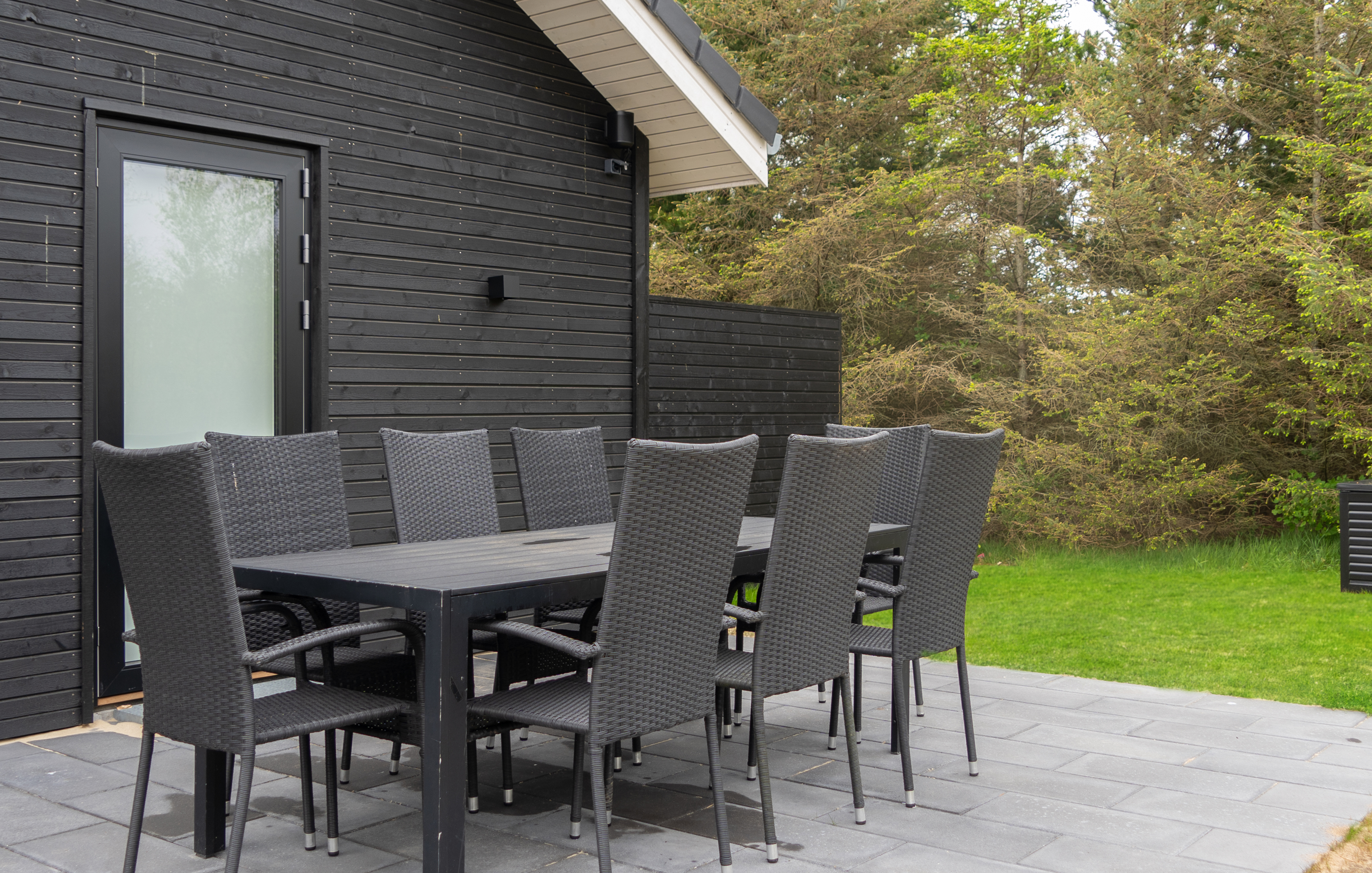 Luksushus nr. 692 har en dejlig terrasse med gode havemøbler til 12 personer.
