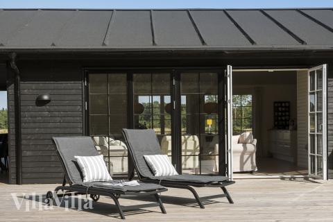 Luksushus nr. 693 har en dejlig terrasse med gode havemøbler til 11 personer.