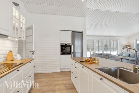 I luksushusets køkken findes alt, hvad I skal bruge til at lave mad til 11 personer. 