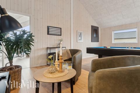 Luksushus 655 til 14 personer byder på et stort aktivitetsrum med bl.a. billard og dart