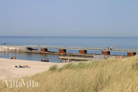 Stranden nær luksushus nr. 607 i Nordjylland indbyder til en gåtur.