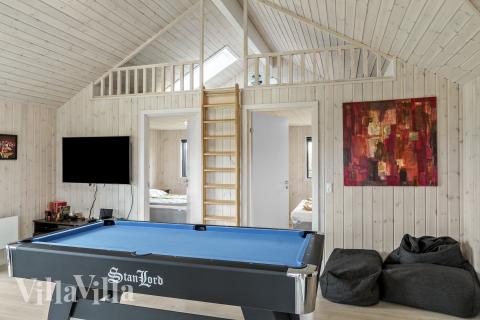 Ud over de mange timer, man kan bruge i husets pool-afdeling, så byder luksushus 625 også på billard/bordtennis og dart
