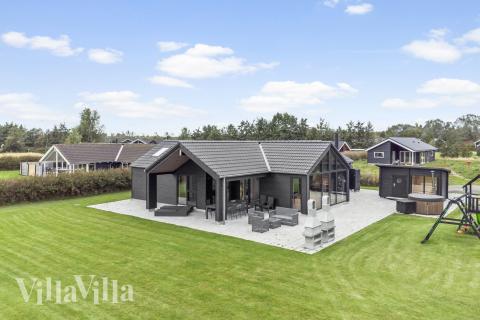 Flot luksushus nr. 625 med god plads til op til 12 personer