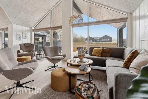 Sofahjørnet i luksushus 664 i Sydjylland.