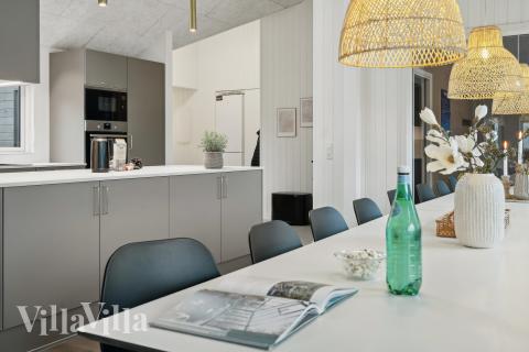 Opholdsrum med plads til 16 i luksushus nr. 664.