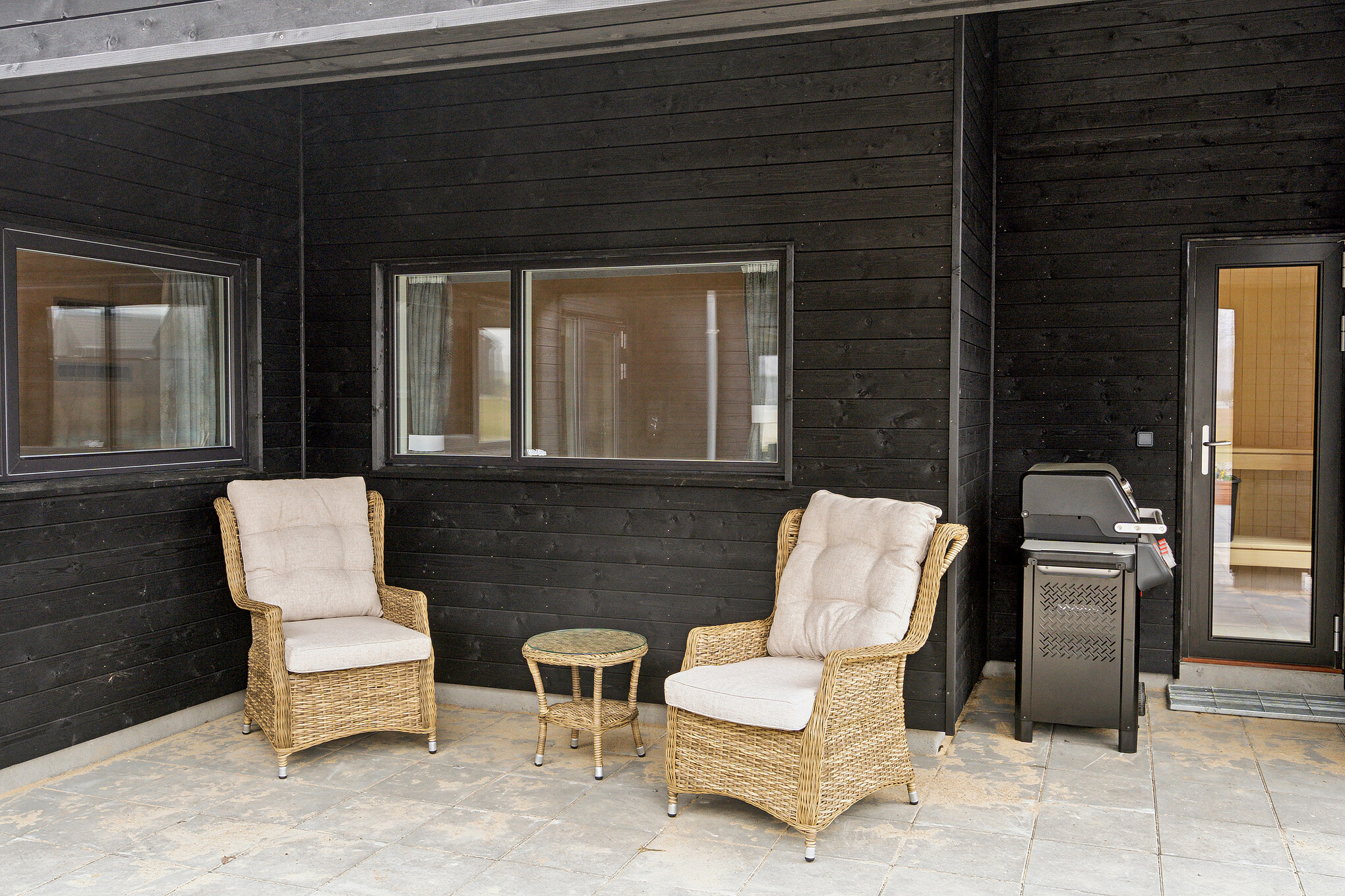 Luksushus nr. 664 har en dejlig terrasse med gode havemøbler til 16 personer.