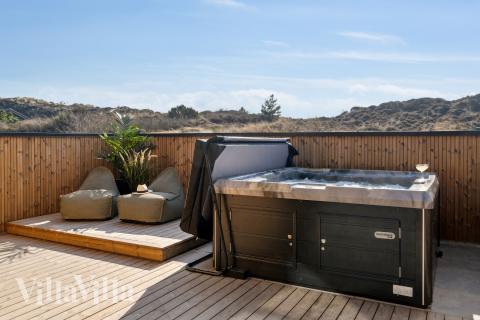 Nyd varmen i spaen i luksushus nr. 660 i Vestjylland