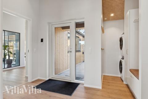 Den rummelige entre i luksushus nr. 660 i Vestjylland