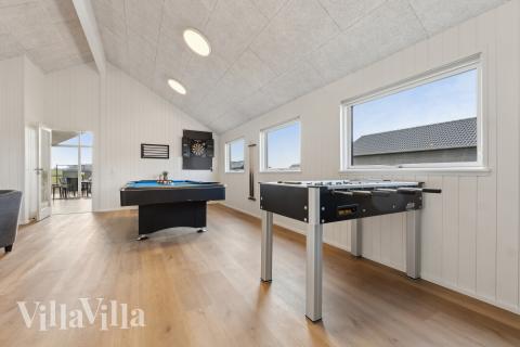 Dyst i sommerhusets aktivitetsrum, når I besøger luksushus nr. 665 i Fyn og øer.