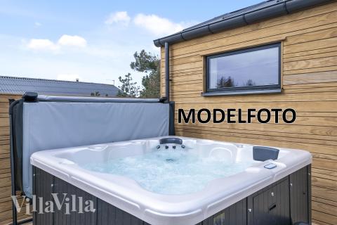 Nyd varmen i spaen i luksushus nr. 687 i Vestjylland