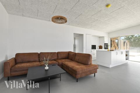 Sofahjørnet i luksushus 687 i Vestjylland.