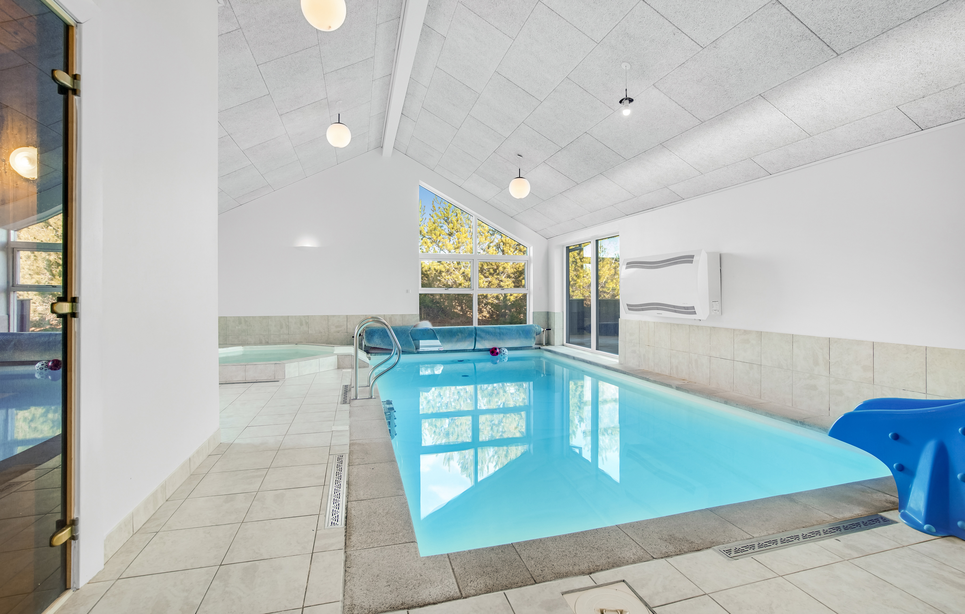 Den lækre pool i luksushuse nr. 602 til 26 personer