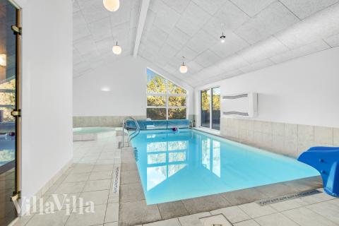 Den lækre pool i luksushuse nr. 602 til 26 personer