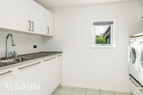 Den rummelige entre i luksushus nr. 602 i Nordjylland