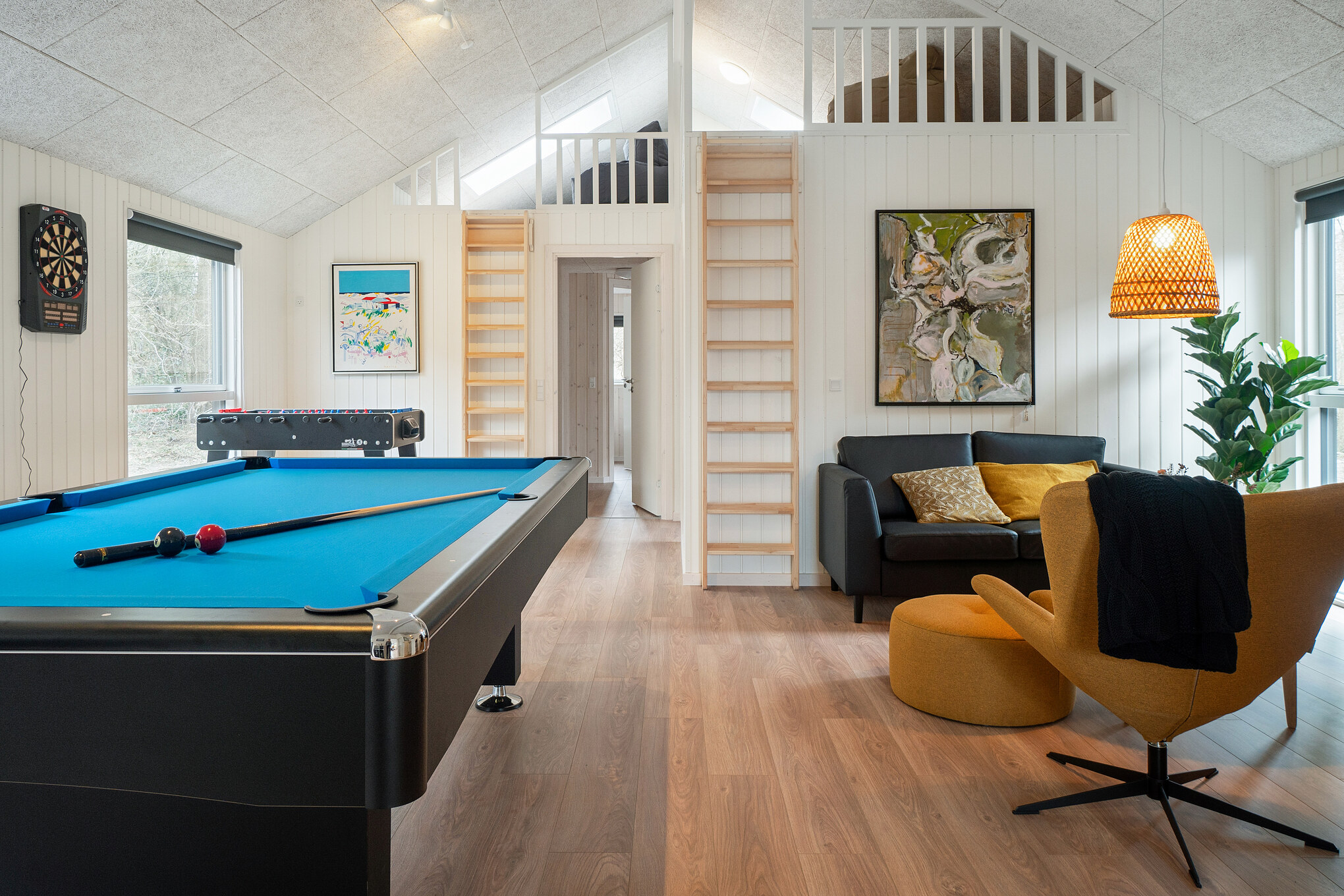 Ud over de mange timer, man kan bruge i husets pool-afdeling, så byder luksushus 622 også på billard/bordtennis og dart