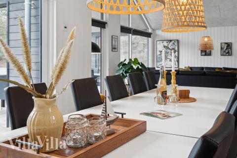 Opholdsrum med plads til 18 i luksushus nr. 622.