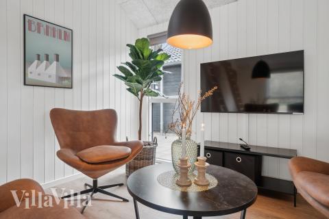 Aktivitetsrum i luksushus nr. 621 med 6 soveværelser og plads til 16 personer.