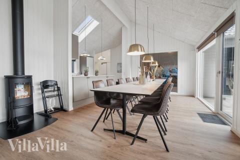 Opholdsrum med plads til 16 i luksushus nr. 621.