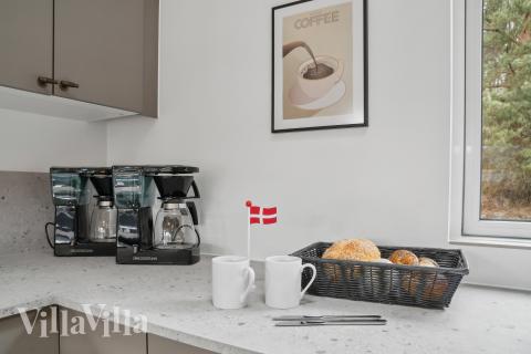 Køkkenet i luksushus nr. 621 er udstyrret, så I let kan lave mad til 16 personer.