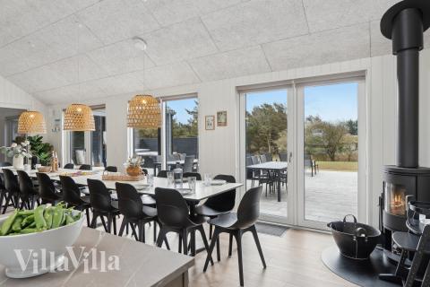 Det store lyse opholdrum i luksushus nr. 658 til 20.