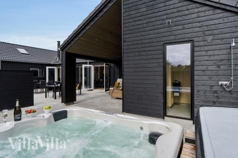 Nyd varmen i spaen i luksushus nr. 658 i Nordjylland