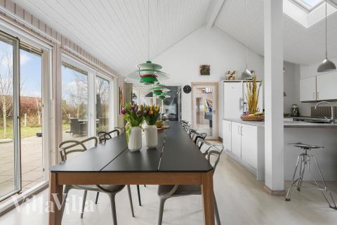 Det store lyse opholdrum i luksushus nr. 339 til 16.