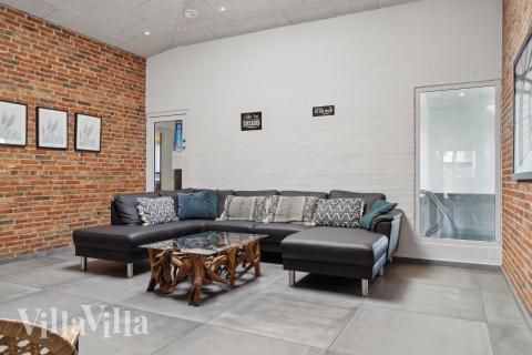 Sofahjørnet i luksushus 607 i Nordjylland.