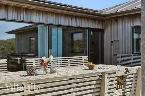 Stor terrasse ved luksushus nr. 607 i Nordjylland.