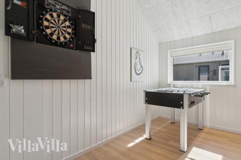 Aktivitetsrum i luksushus nr. 803 med 6 soveværelser og plads til 16 personer.