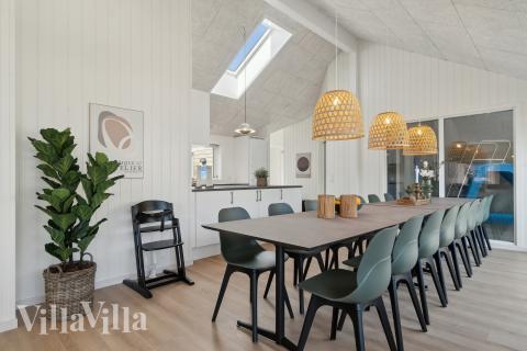 Det store lyse opholdrum i luksushus nr. 803 til 16.