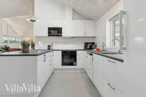 Køkkenet i luksushus nr. 803 er godt indrettet.