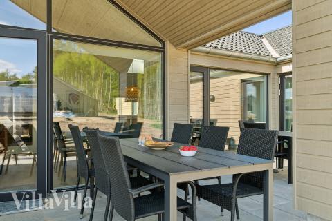 Luksushus nr. 803 har en dejlig terrasse med gode havemøbler til 16 personer.