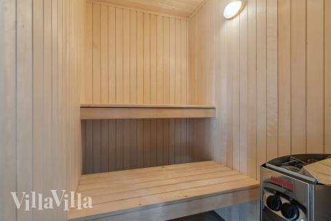 Nyd varmen i saunaen i luksushus nr. 809 til 24 personer