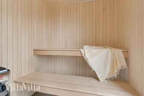 Nyd varmen i saunaen i luksushus nr. 659 til 20 personer