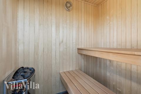 Nyd varmen i saunaen i luksushus nr. 657 til 20 personer