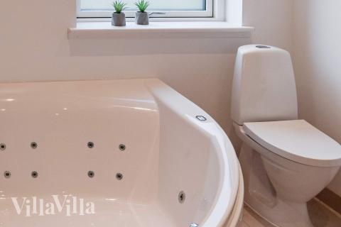 Luksushus nr. 908 byder bl.a. på et dejligt spabad