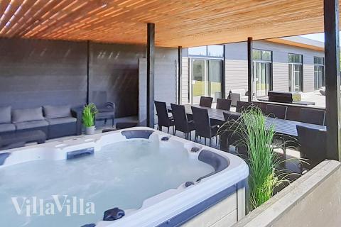 Nyd varmen i spaen i luksushus nr. 908 i Lolland/Falster/Møn
