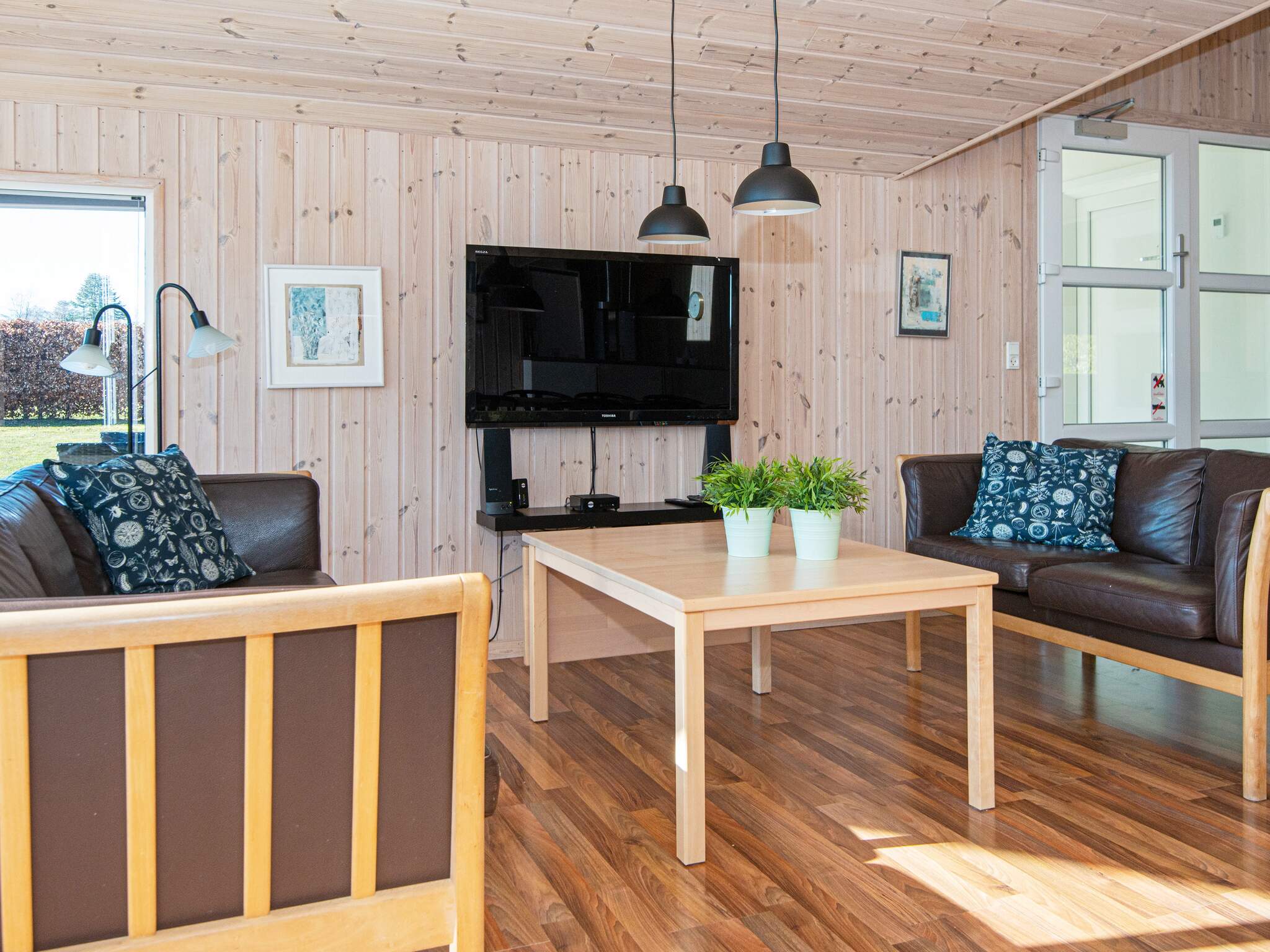 Sofaen i luksushus 268 i Østjylland indbyder til brætspil eller at se en film sammen.