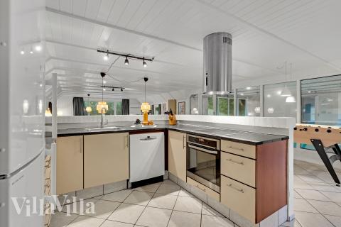 Køkkenet i luksushus nr. 552 er godt indrettet.