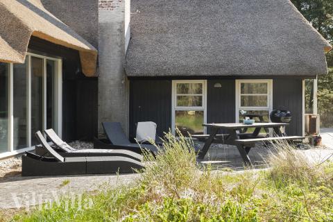 Stor terrasse ved luksushus nr. 552 i Vestjylland.