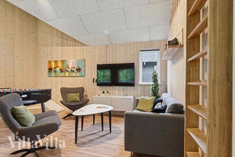 Luksushus 320 til 18 personer byder på et stort aktivitetsrum med bl.a. billard og dart