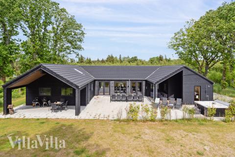 Flot sommerhus nr. 627 med god plads til op til 20 personer