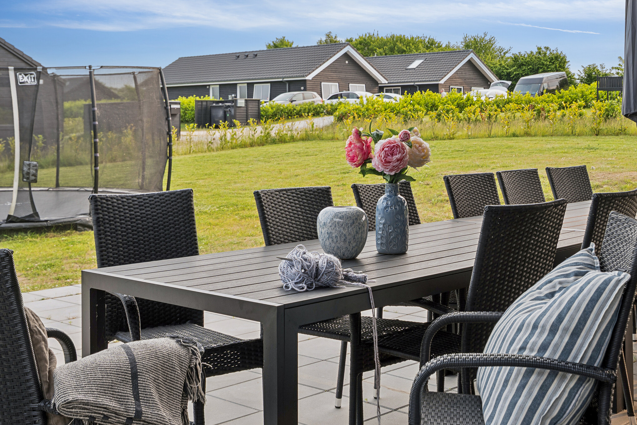 Luksushus nr. 632 har en dejlig terrasse med gode havemøbler til 18 personer.